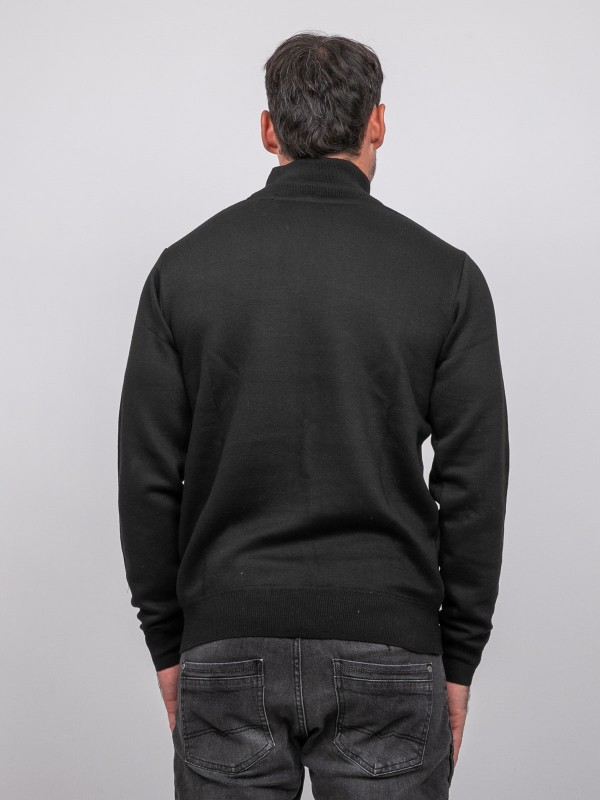 Pull col montant zippé...