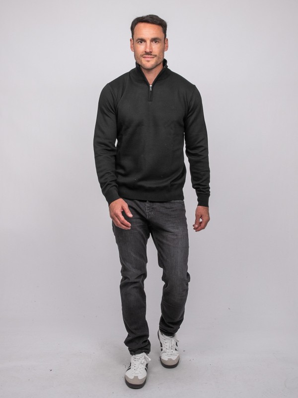 Pull col montant zippé...